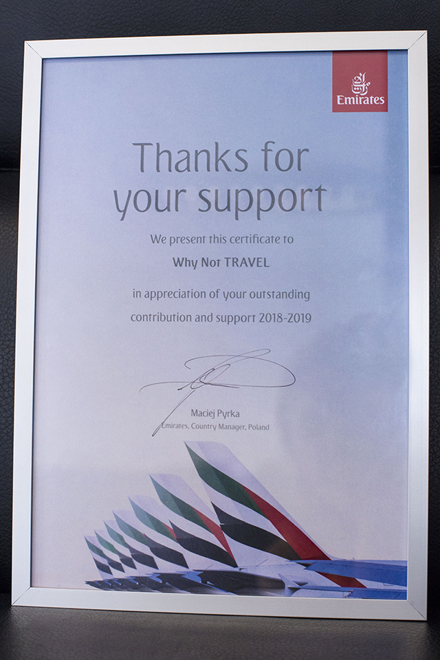 Wyróżnienie za osiągnięte wyniki oraz wsparcie sprzedażowe Emirates 2018-2019 Wyróżnienie za osiągnięte wyniki oraz wsparcie sprzedażowe Emirates 2018-2019